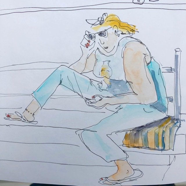 Bänke laden ein zum Schauen (aufs Handy)